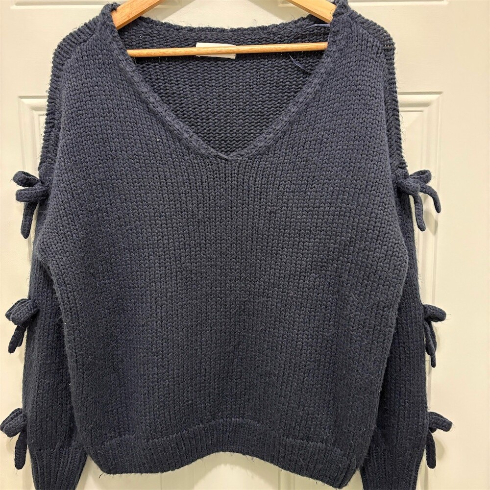 Hollister Sweater Womens Size M Navy Chunky Knit V-Neck Pullover Bow